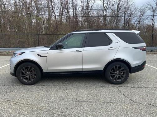 2023 Land Rover Discovery P300 S R-Dynamic