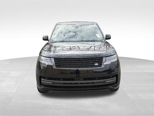 2026 Land Rover Range Rover SE