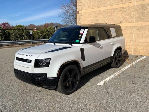 2025 Land Rover Defender P400 X-Dynamic SE