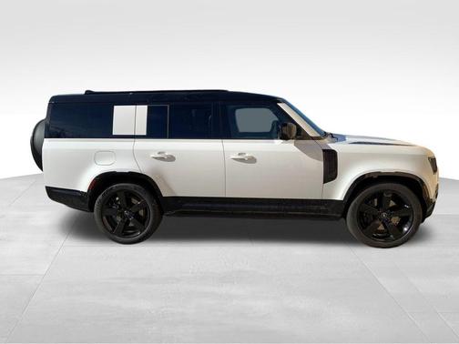 2025 Land Rover Defender P400 X-Dynamic SE