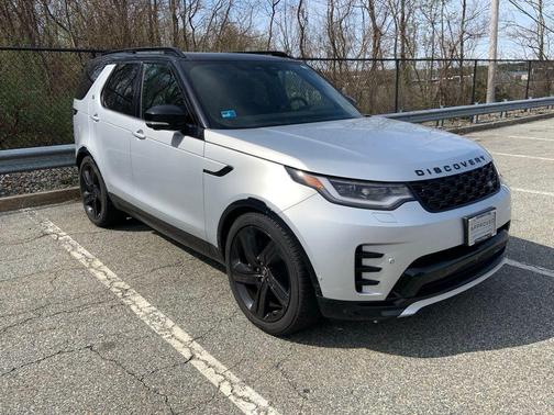 2024 Land Rover Discovery P300 Dynamic SE