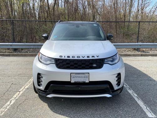 2024 Land Rover Discovery P300 Dynamic SE