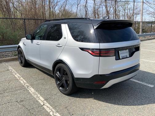 2024 Land Rover Discovery P300 Dynamic SE