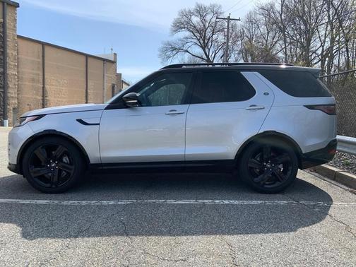 2024 Land Rover Discovery P300 Dynamic SE