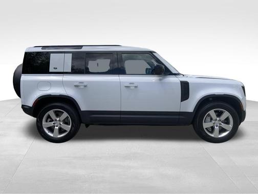 2023 Land Rover Defender 110 SE