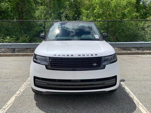 2025 Land Rover Range Rover P400 SE