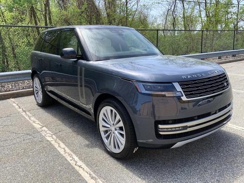 2025 Land Rover Range Rover P530 SE