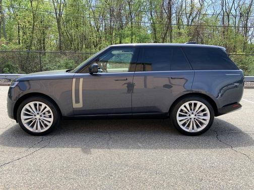 2025 Land Rover Range Rover P530 SE