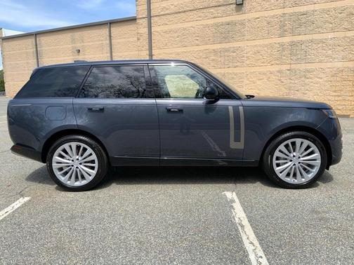 2025 Land Rover Range Rover P530 SE