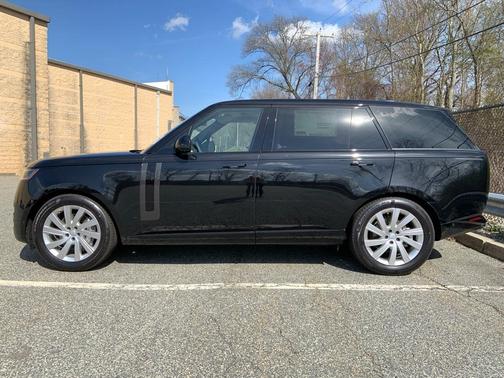 2025 Land Rover Range Rover P400 SE 7 Seat