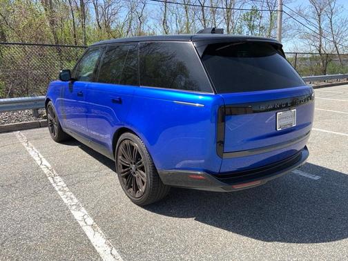 2024 Land Rover Range Rover P530 SE