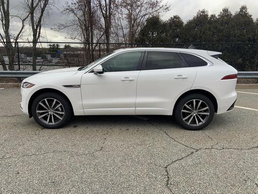 2024 Jaguar F-PACE P250 R-Dynamic S