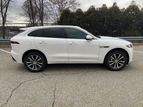 2024 Jaguar F-PACE P250 R-Dynamic S