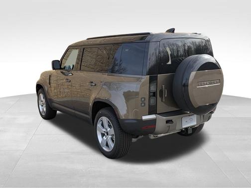 Gondwana Stone 2026 Land Rover Defender P300 S