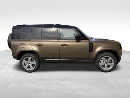 Gondwana Stone 2026 Land Rover Defender P300 S