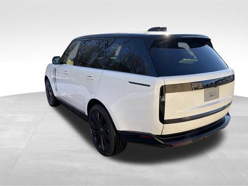 2025 Land Rover Range Rover P530 SE