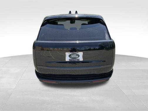 2025 Land Rover Range Rover P400 SE 7 Seat