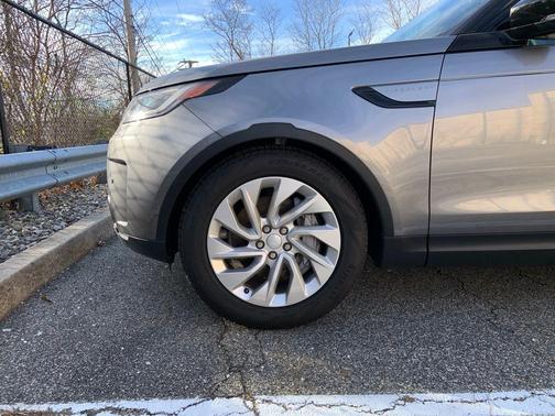 2025 Land Rover Discovery P300 S