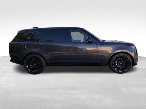2025 Land Rover Range Rover P400 SE 7 Seat