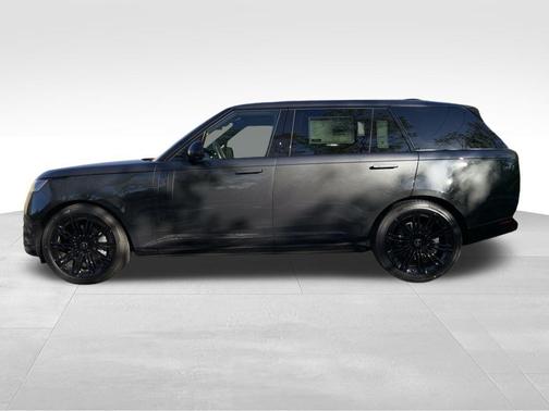 2025 Land Rover Range Rover P400 SE 7 Seat