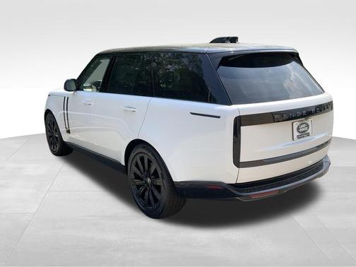 2025 Land Rover Range Rover P400 SE