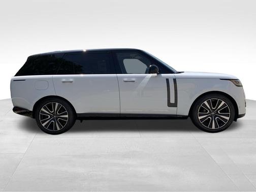 2025 Land Rover Range Rover P400 SE 7 Seat