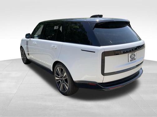 2025 Land Rover Range Rover P400 SE 7 Seat