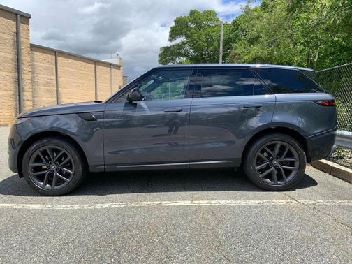 2025 Land Rover Range Rover Sport P360 SE