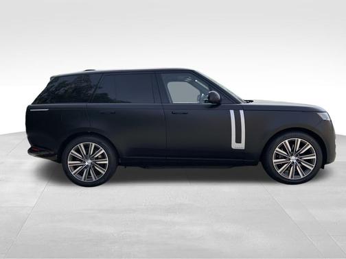 2025 Land Rover Range Rover P550e Autobiography