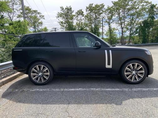 2025 Land Rover Range Rover P550e Autobiography