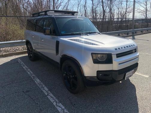 2024 Land Rover Defender P400 X-Dynamic SE