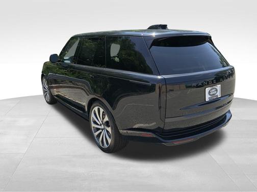 2025 Land Rover Range Rover P400 SE