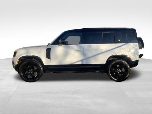 2024 Land Rover Defender P400 X-Dynamic SE