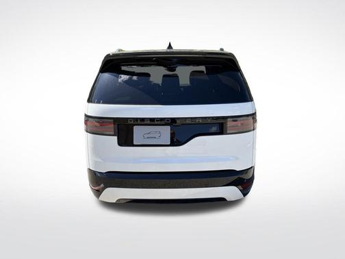 Fuji White 2026 Land Rover Discovery Dynamic SE