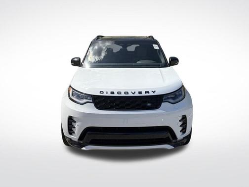 Fuji White 2026 Land Rover Discovery Dynamic SE