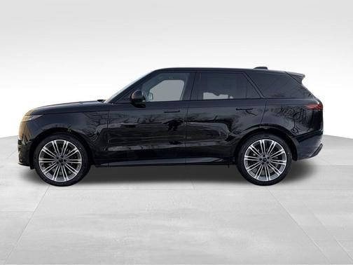 Obsidian Black In Gloss Finish 2026 Land Rover Range Rover Sport P400 Dynamic SE