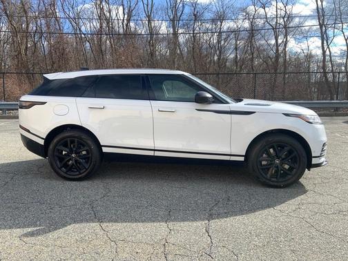 2026 Land Rover Range Rover Velar Dynamic SE