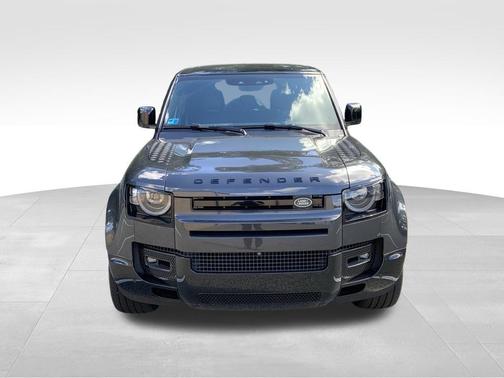 2024 Land Rover Defender P525 V8