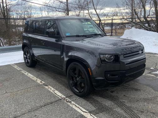 2024 Land Rover Defender P525 V8
