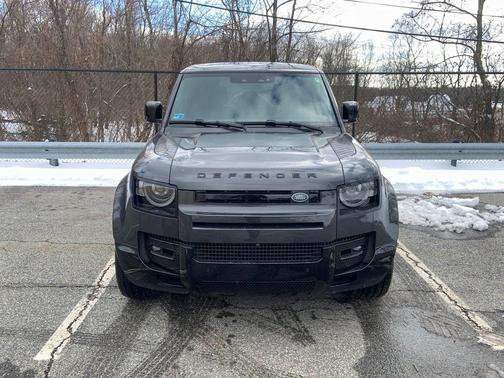 2024 Land Rover Defender P525 V8