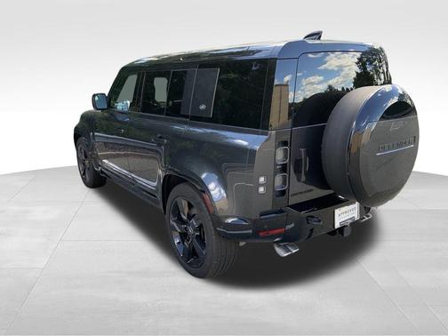 2024 Land Rover Defender P525 V8