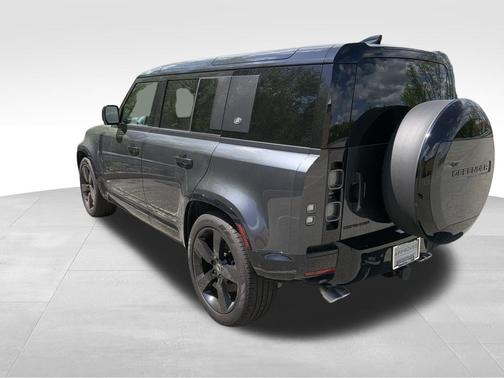 2024 Land Rover Defender P525 V8