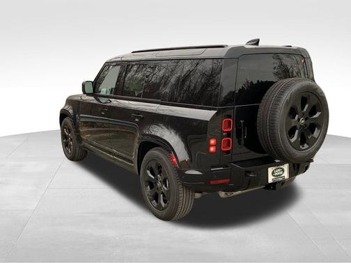 2025 Land Rover Defender P400 X-Dynamic SE