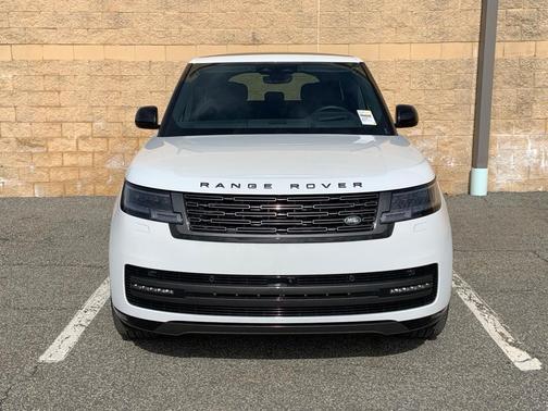 2025 Land Rover Range Rover P530 SE