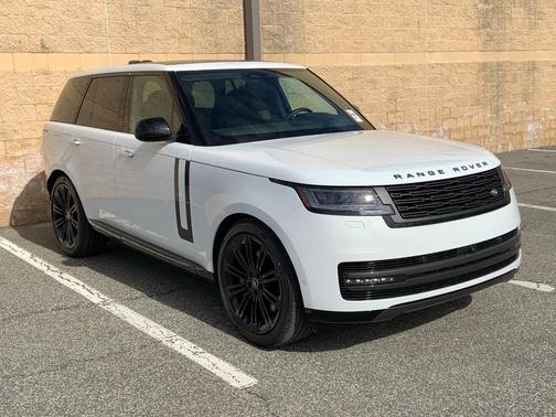 2025 Land Rover Range Rover P530 SE