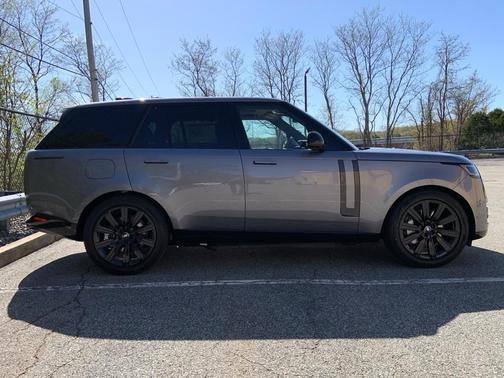 2025 Land Rover Range Rover P550e SE