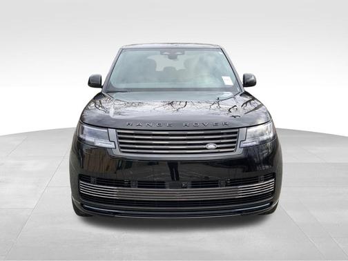2025 Land Rover Range Rover P615 SV