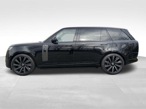 2025 Land Rover Range Rover P615 SV