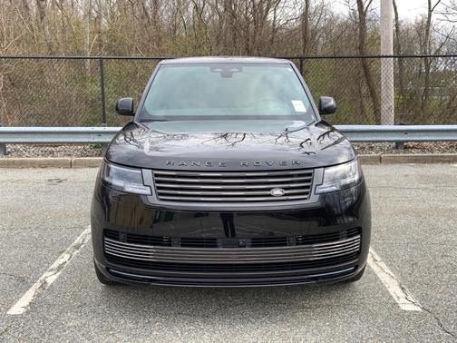 2025 Land Rover Range Rover P615 SV