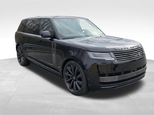 2025 Land Rover Range Rover P615 SV